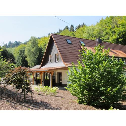 Huize Schutzbach XL luxe vakantiehuis in de natuur van Duitsland
