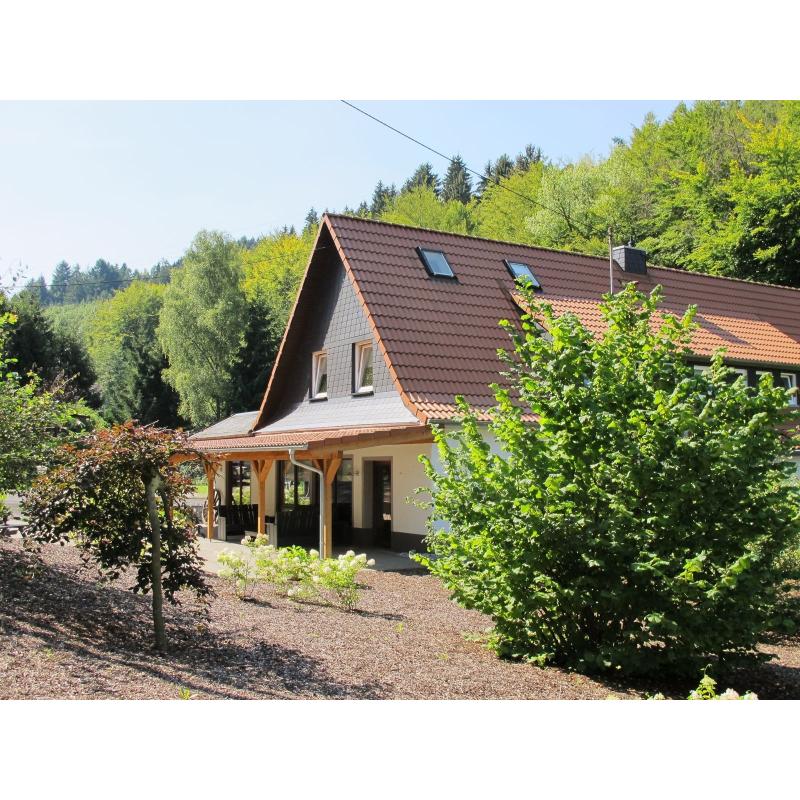 Huize Schutzbach XL luxe vakantiehuis in de natuur van Duitsland