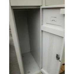 Locker voor kleding speelgoed gereedschap incl sleutels.