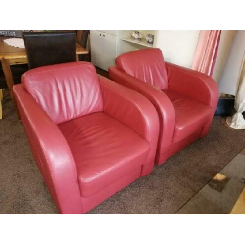 Rood leren 2 zitsbank met 2 bijpassende fauteuils