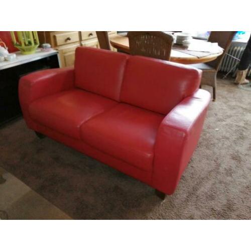 Rood leren 2 zitsbank met 2 bijpassende fauteuils
