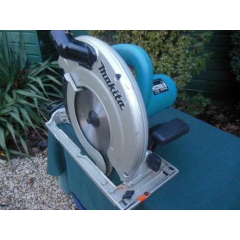 Zgan handcirkelzaag van makita,..type 5903