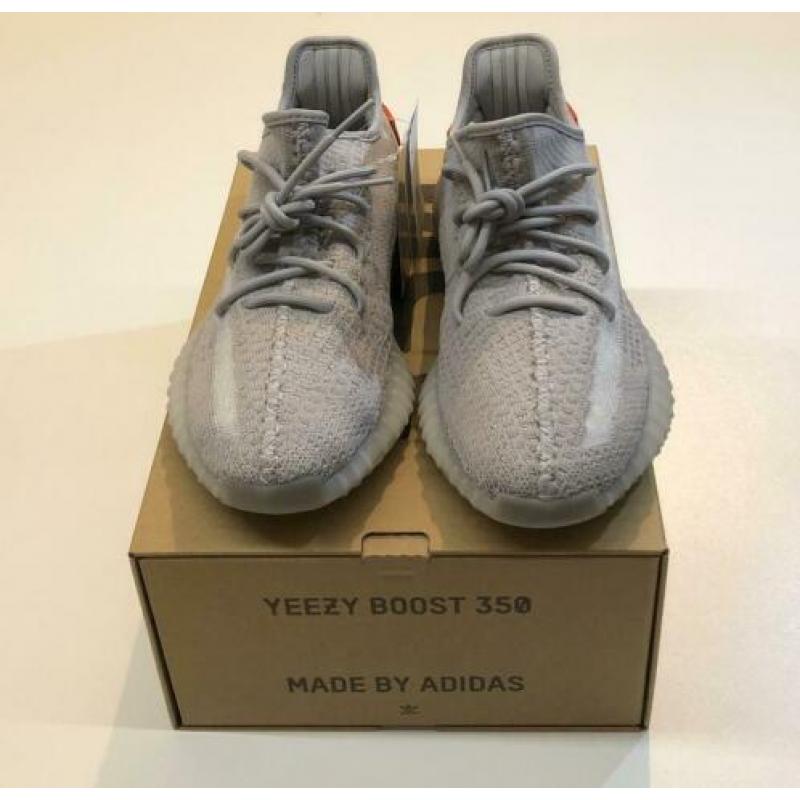 Yeezy Boost 350 v2 Tail Light maat 41 1/3