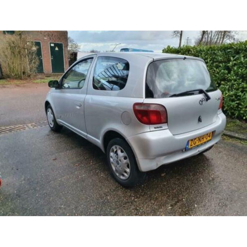 Toyota Yaris 1.0-16V VVT-i Sol