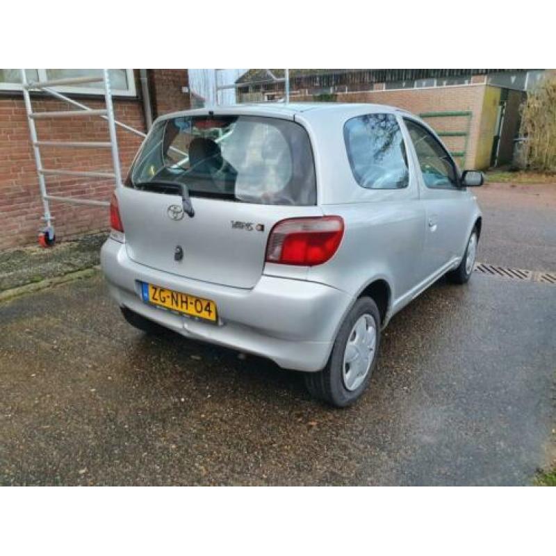 Toyota Yaris 1.0-16V VVT-i Sol