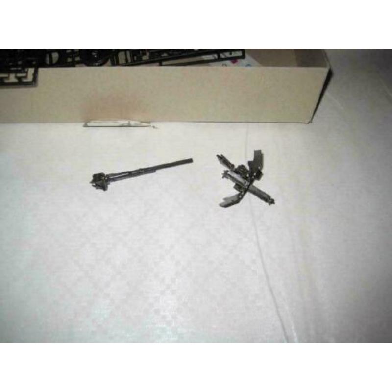 D-132,revell 1-35,nr,030030,bedford ql + 6pdr gun