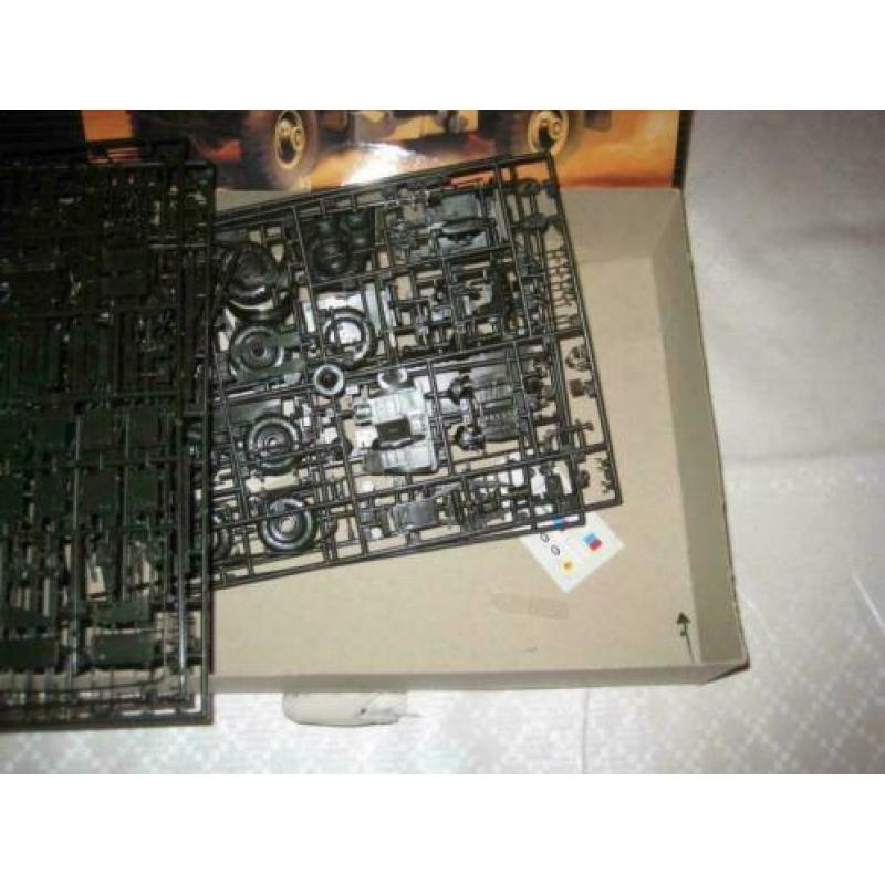 D-132,revell 1-35,nr,030030,bedford ql + 6pdr gun