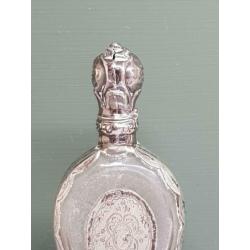 Antiek Glazen en Zilver Odeurflacon. €60,-.