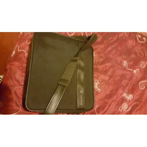 Samsonite koffertje voor laptop of tablet.