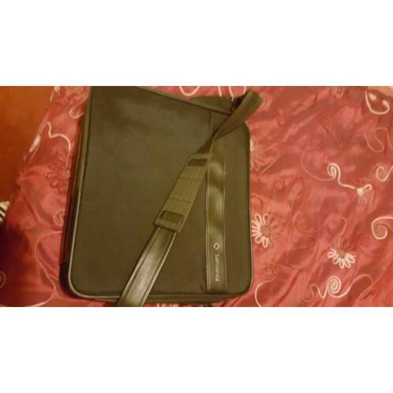 Samsonite koffertje voor laptop of tablet.