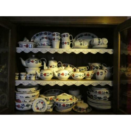 Kast vol boerenbond antiek set
