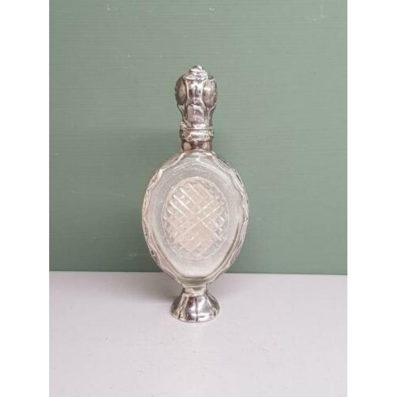 Antiek Glazen en Zilver Odeurflacon. €60,-.