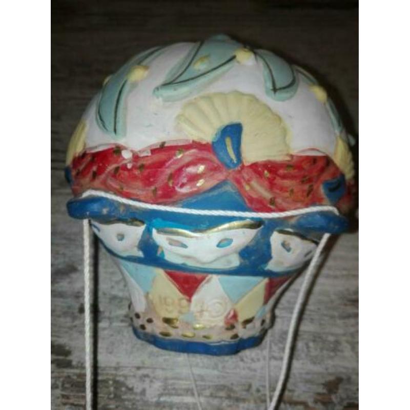 Luchtballon van aardewerk venetiaanse maskers