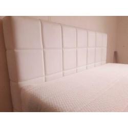 Zeer goede staat complete boxspring (140x200 cm)