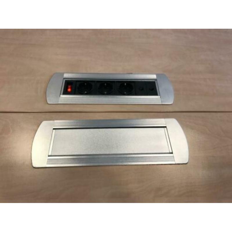 Vergadertafel Esdoorn 5,2 x 1,6m incl. stopcontacten
