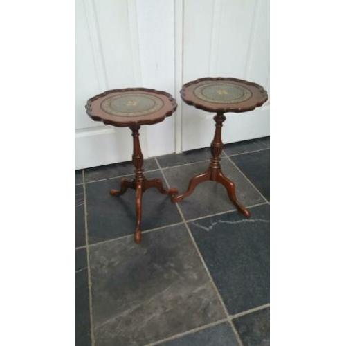 2 vintage/ antieke / klassieke gerestaureerde wijntafeltjes