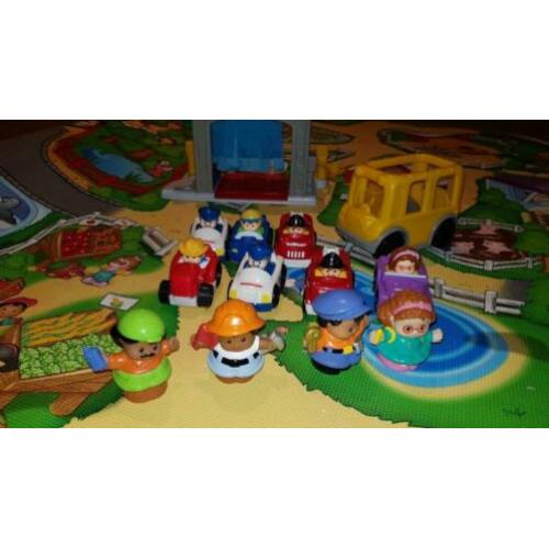 Speelmat Little people+wasstraat,7 auto's,bus,4xpopjes
