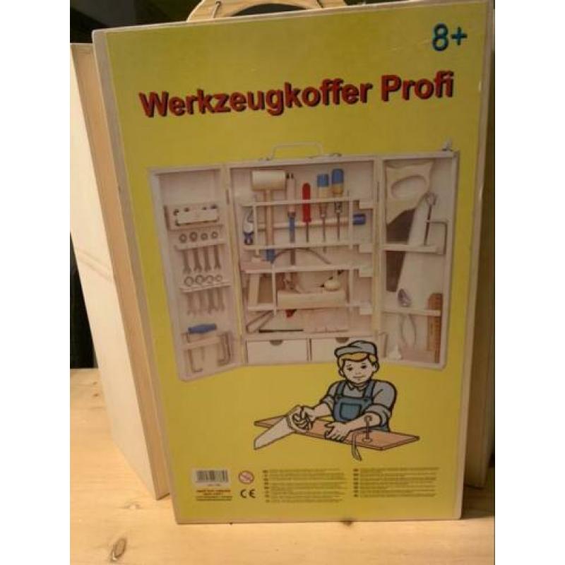 Houten gereedschapskist met veel gereedschap voor kids