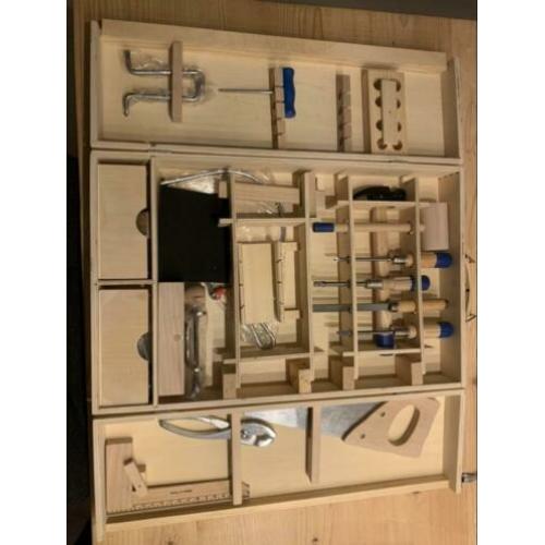 Houten gereedschapskist met veel gereedschap voor kids