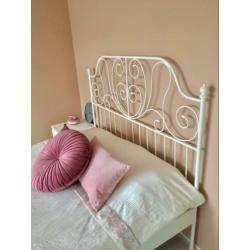 Bed Leirvik Ikea 160x200 wit incl. matras en lattenbodem