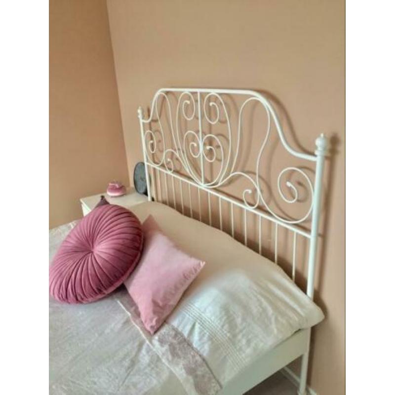Bed Leirvik Ikea 160x200 wit incl. matras en lattenbodem