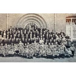 HOENDERLOO "ONZE JONGENS" Stichting Hoenderloo.