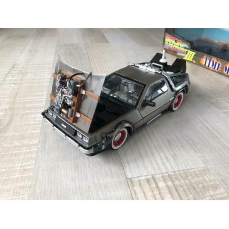 De Lorean Back to the future time machine