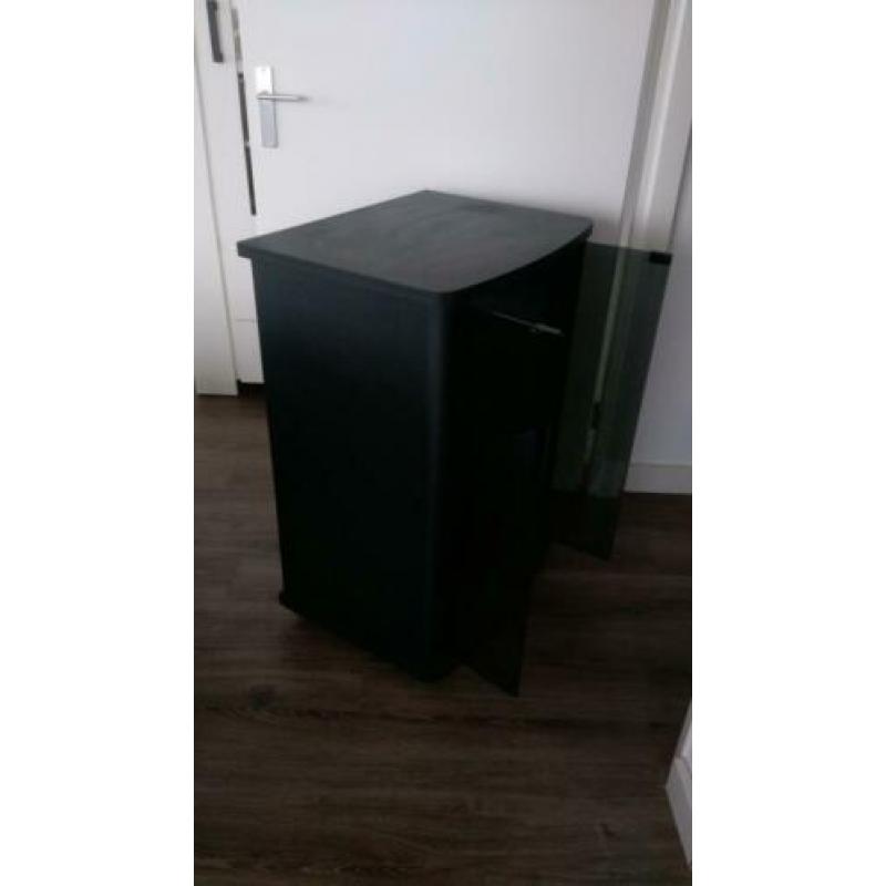 tv kastje op wieltjes - zwart - zeer goede staat