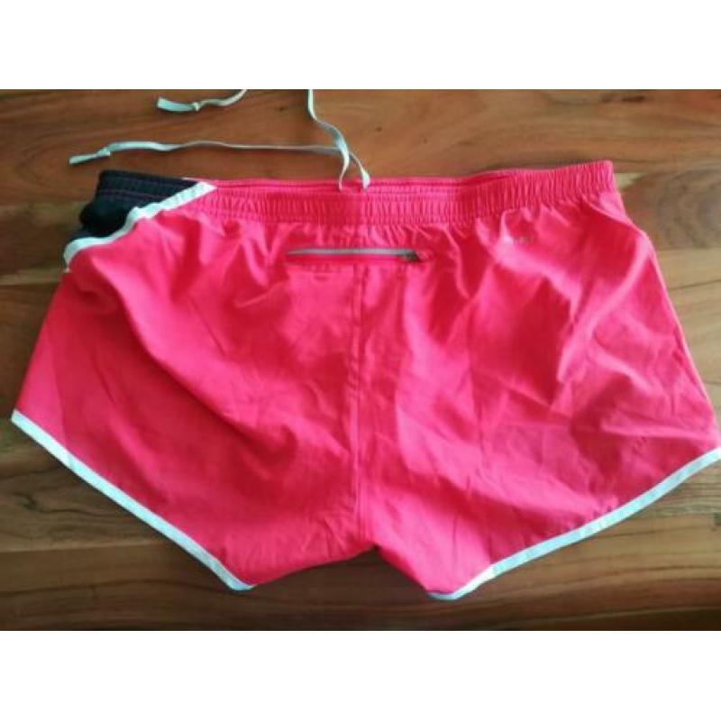 Nike en adidas hardloopbroekje maat L