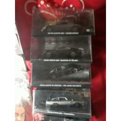 James Bond Aston Martin 7x met magazine