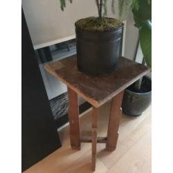 Bijzettafel hoog tafeltje plant kruk