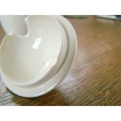 Antiek creamware Wedgwood mosterdpotje