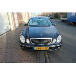 Mercedes E-Klasse 2.6 E240 Sedan AUT 2003 Zwart