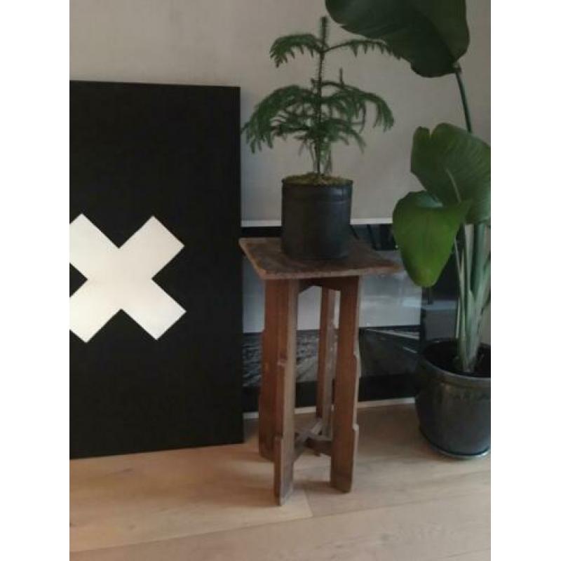 Bijzettafel hoog tafeltje plant kruk