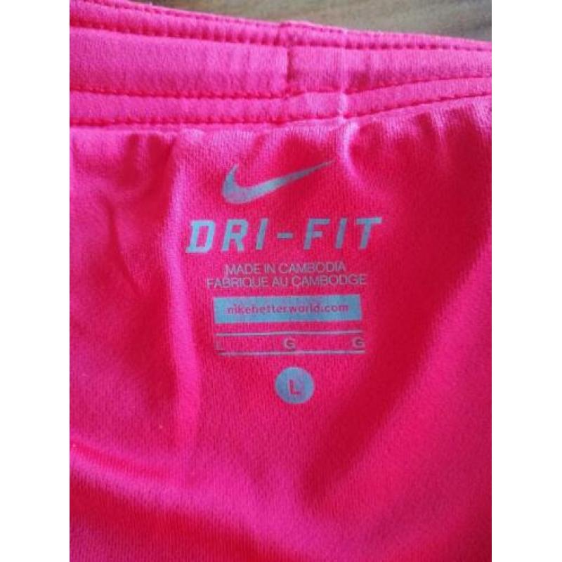 Nike en adidas hardloopbroekje maat L