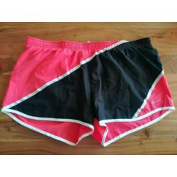 Nike en adidas hardloopbroekje maat L