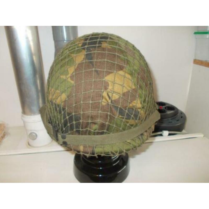 Nederlandse M53 binnen+buitenhelm jaren 80/90