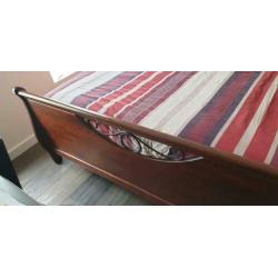 Massief houten bed 180 x 200cm met 2 nachtkastjes