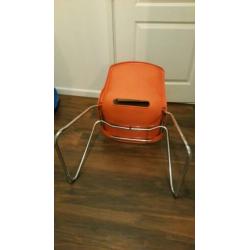 2x retro stoelen €10,- per stuk