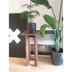 Bijzettafel hoog tafeltje plant kruk