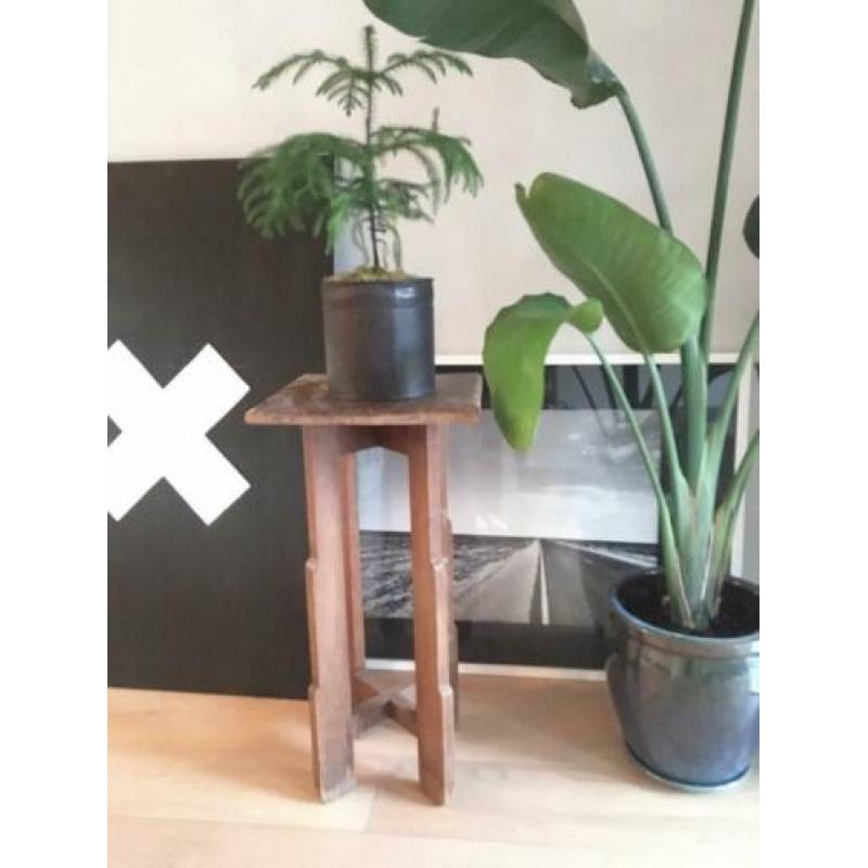 Bijzettafel hoog tafeltje plant kruk