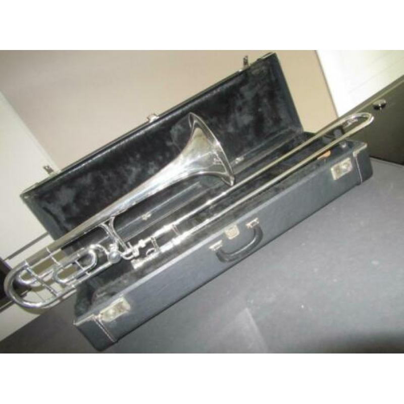 115.Trombone King 2105 5B met kwartventiel