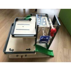 Garage voor houten treinbaan