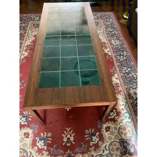 Retro vintage gr salontafel met groene tegels