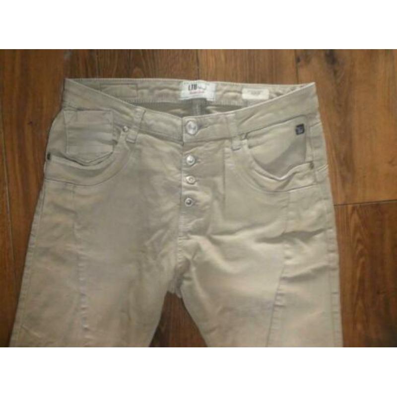 Mooie Beige LTB Margie broek, baggy maat 28
