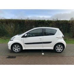 Toyota Aygo 1.0 12V Vvt-i 5DRS 2011 Wit Airco/Navigatie