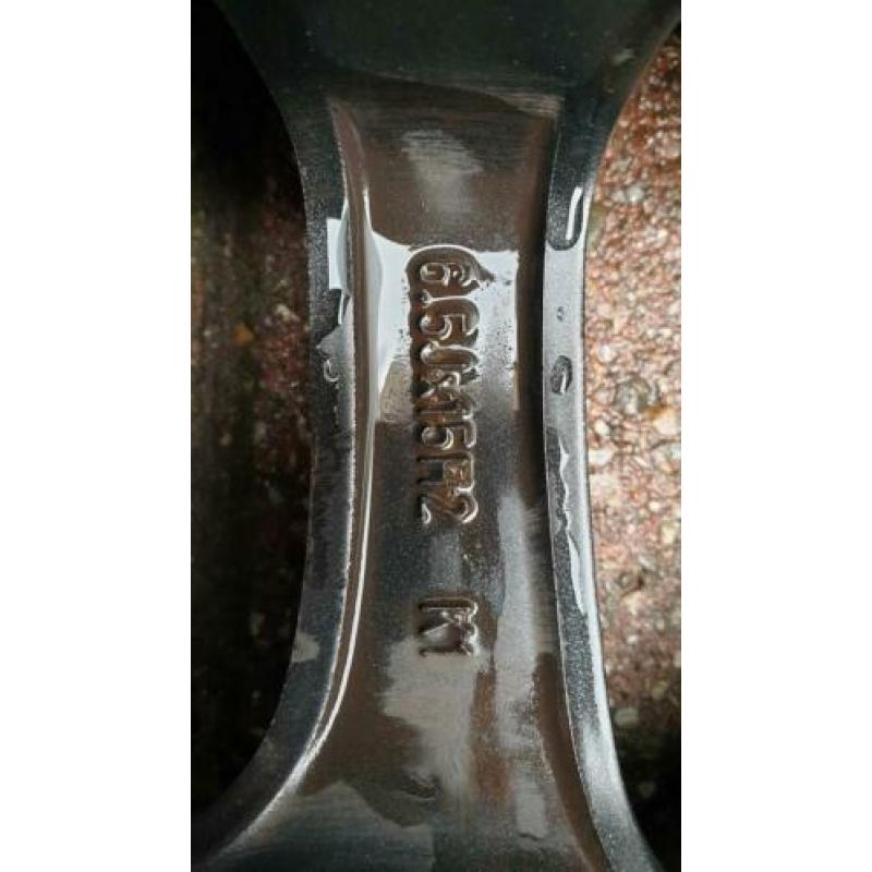 Borbet Velgen Renault grijs zwart banden 195/65-15