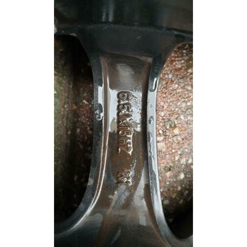 Borbet Velgen Renault grijs zwart banden 195/65-15