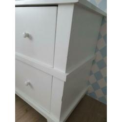 Prachtige, zeer ruime commode van het merk Timzowood.