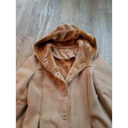 Mooie suede achtige winterjas met teddy